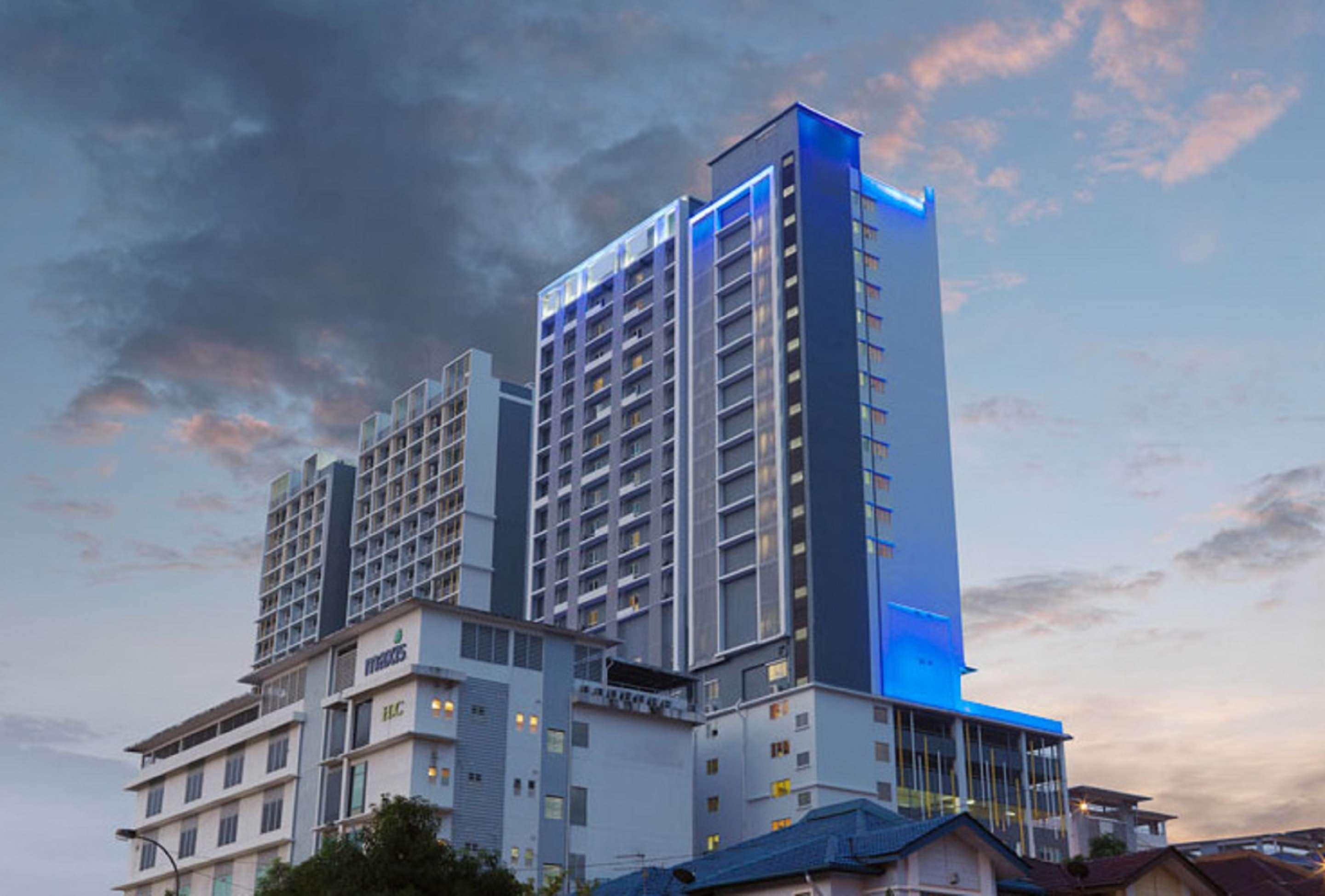 Wyndham Garden I-City Shah Alam Exteriör bild