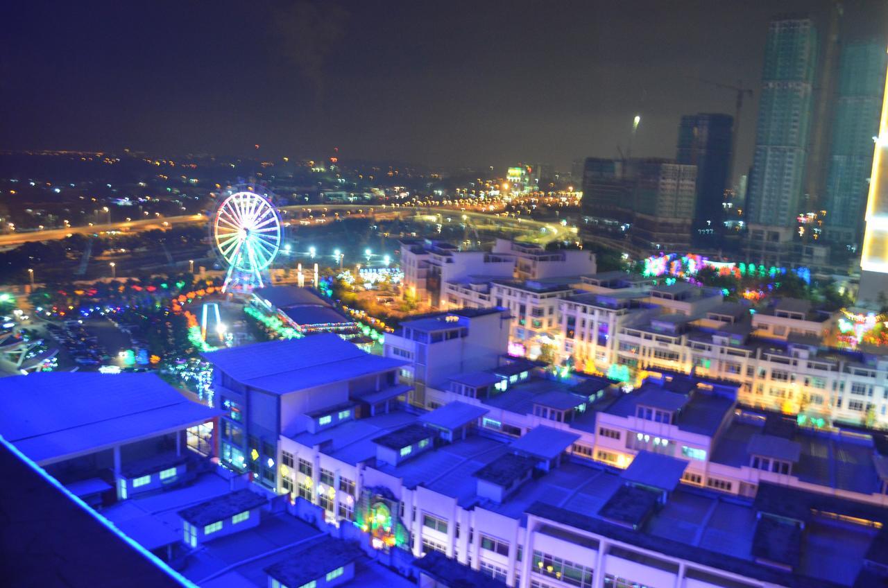 Wyndham Garden I-City Shah Alam Exteriör bild